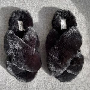 Women’s black slippers- new never worn